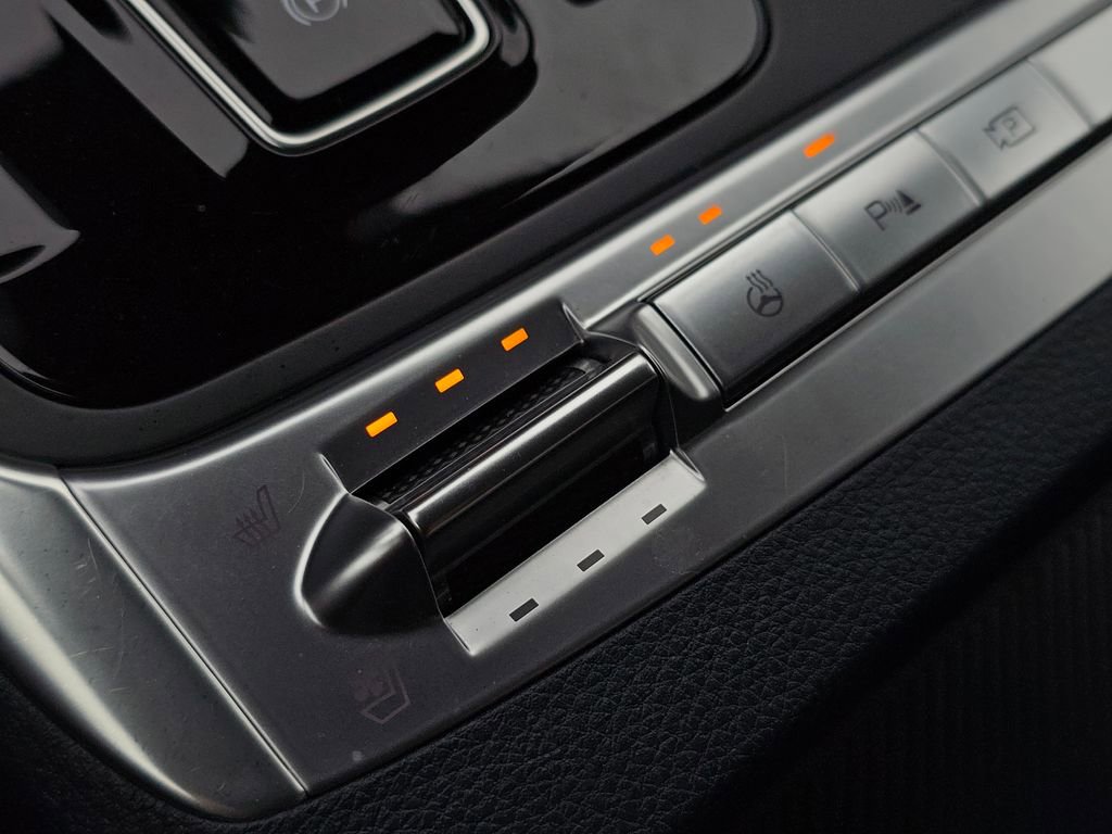 Certified 2025 Kia Carnival SX image 35