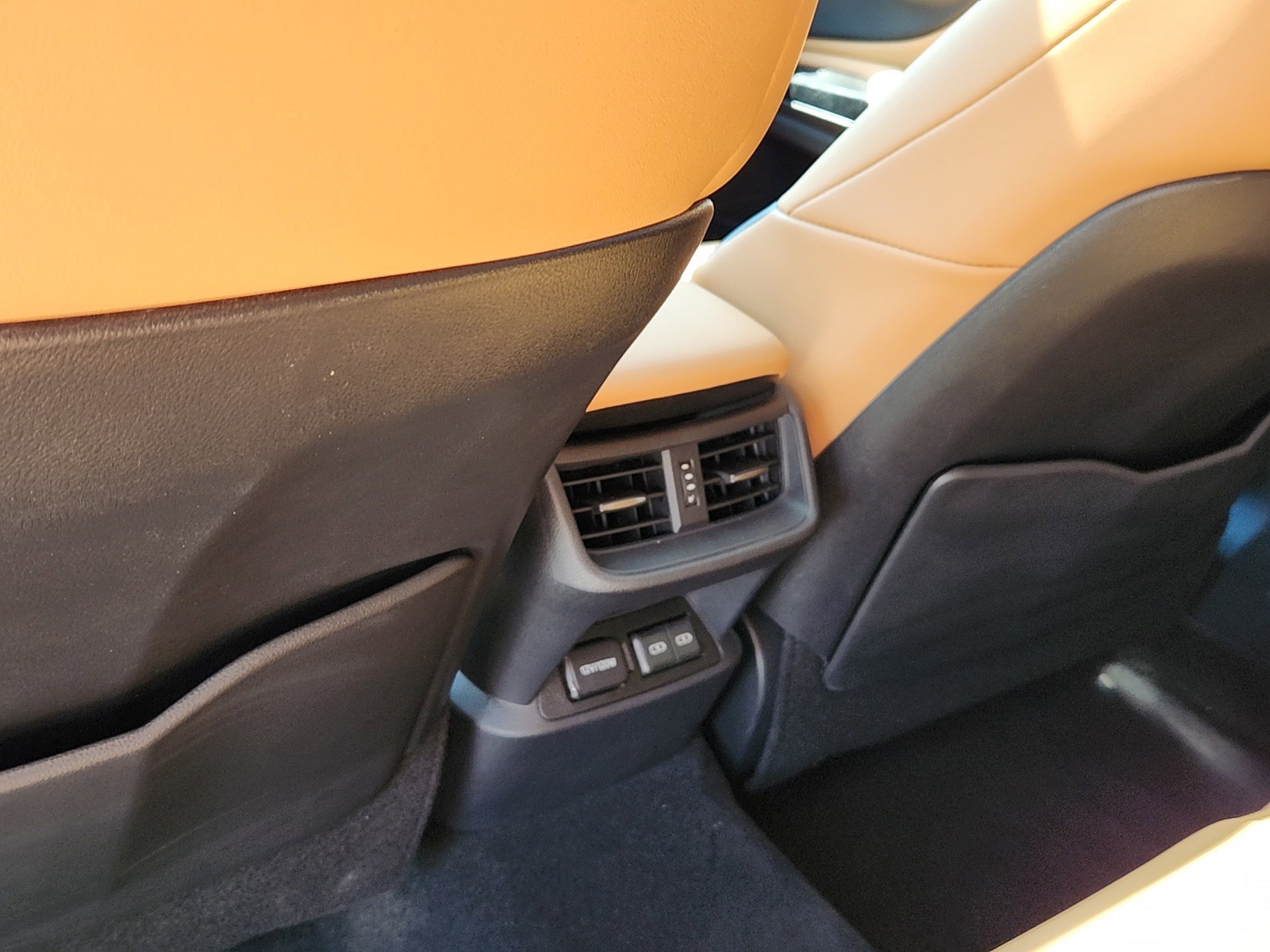 Used 2025 Lexus ES 300h w/ Premium Package image 25