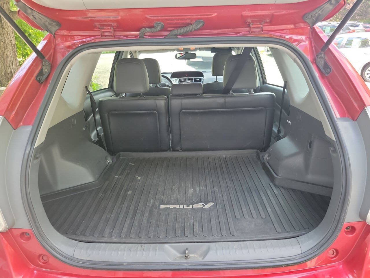 Used 2013 Toyota Prius V Five FWD image 18