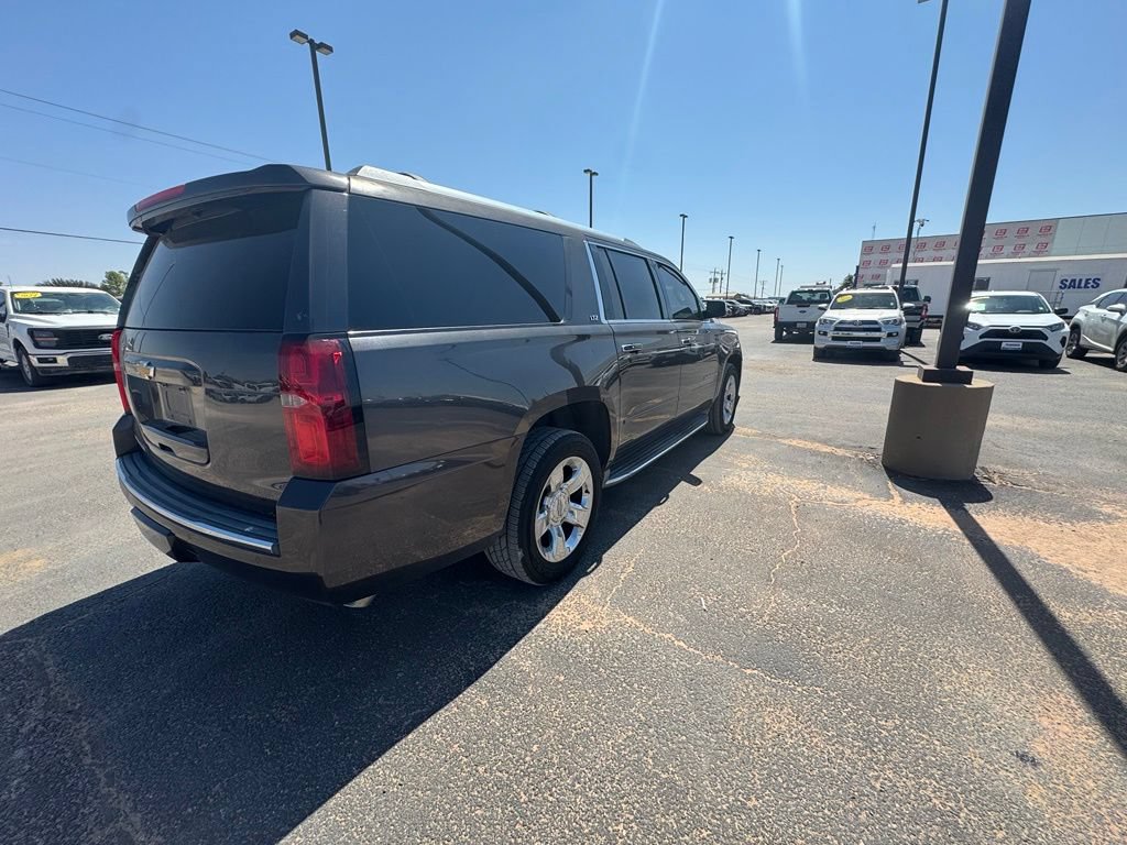 Used 2015 Chevrolet Suburban LTZ RWD image 8