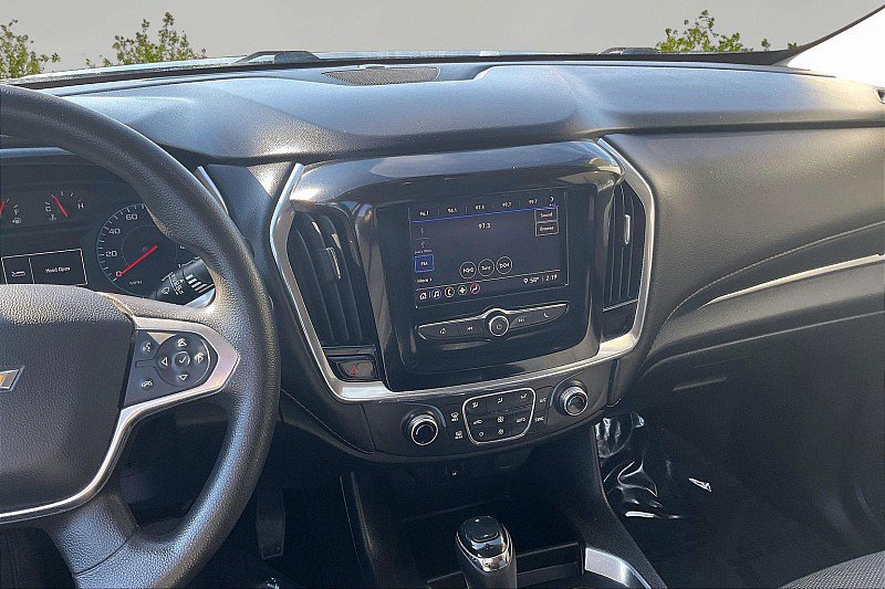 Used 2020 Chevrolet Traverse LS AWD/4WD image 9