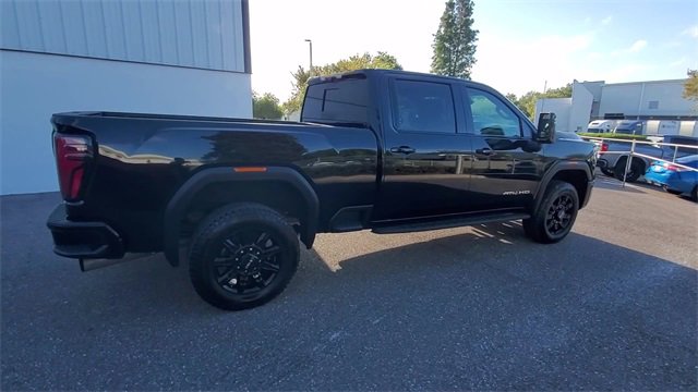 Used 2024 GMC Sierra 2500 AT4 w/ AT4 Premium Plus Package image 4