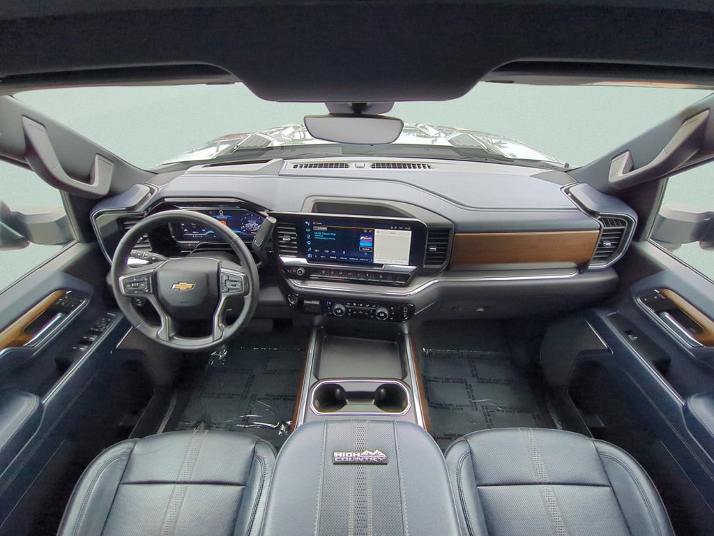 Used 2024 Chevrolet Silverado 2500 High Country w/ High Country Premium Package AWD/4WD image 11