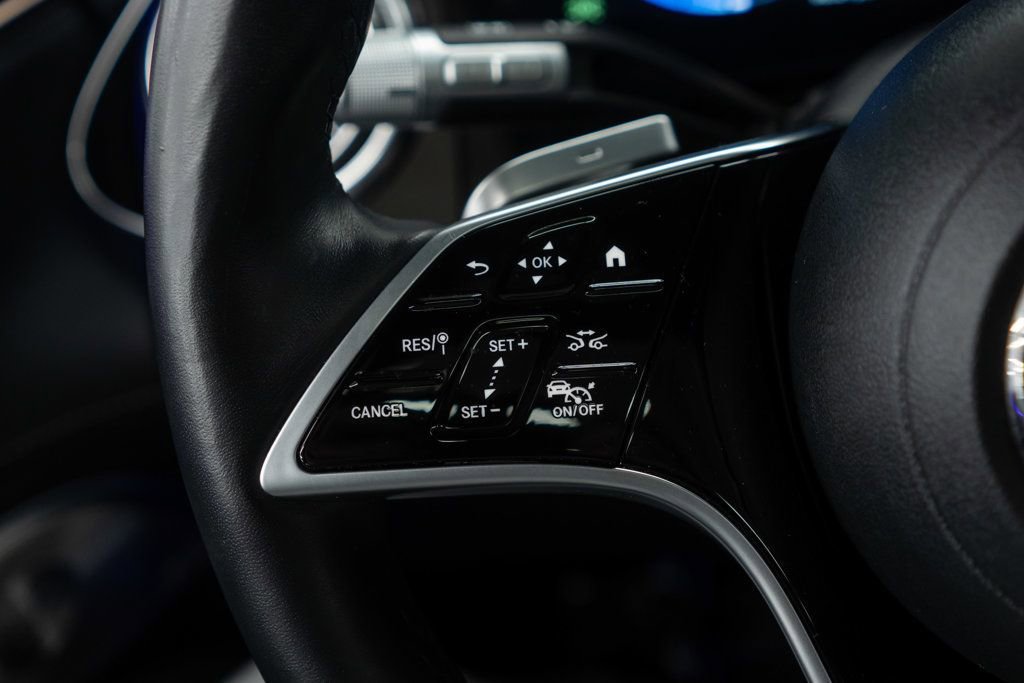 Used 2023 Mercedes-Benz EQS 580 4MATIC SUV w/ Exclusive Trim Package image 34