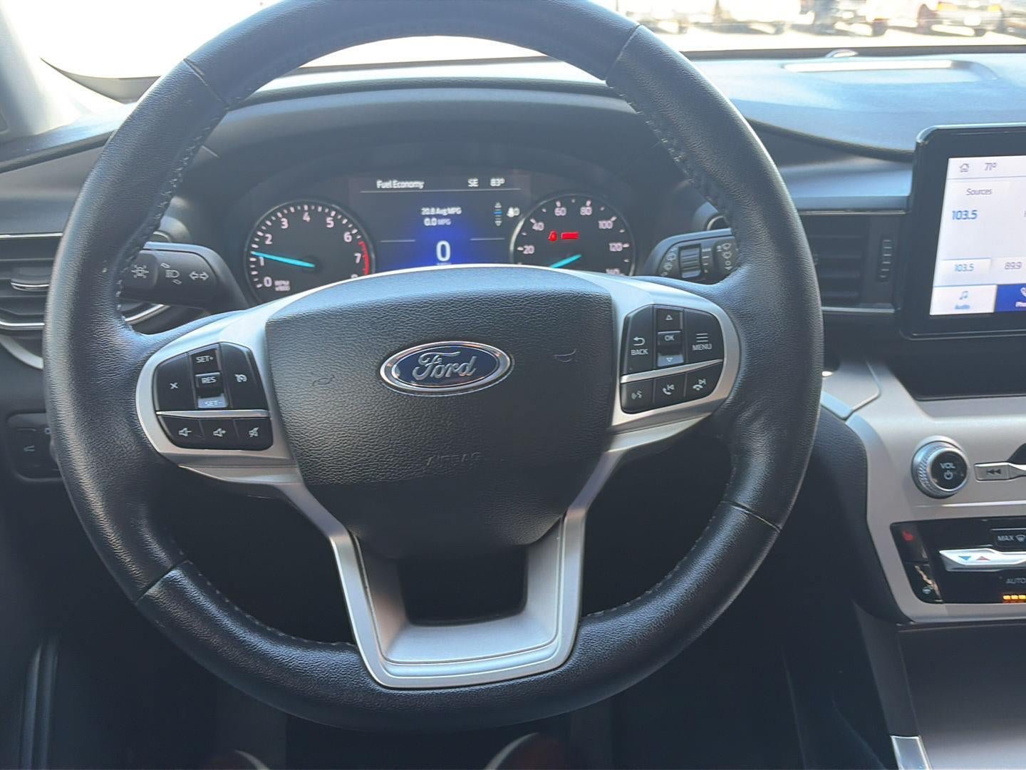Used 2022 Ford Explorer XLT w/ Equipment Group 202A AWD/4WD image 18