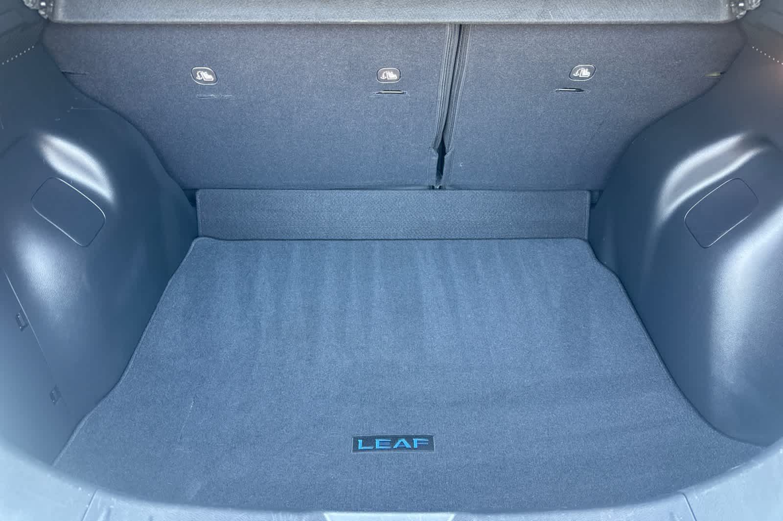 Used 2018 Nissan Leaf SV w/ SV Technology Package FWD image 15