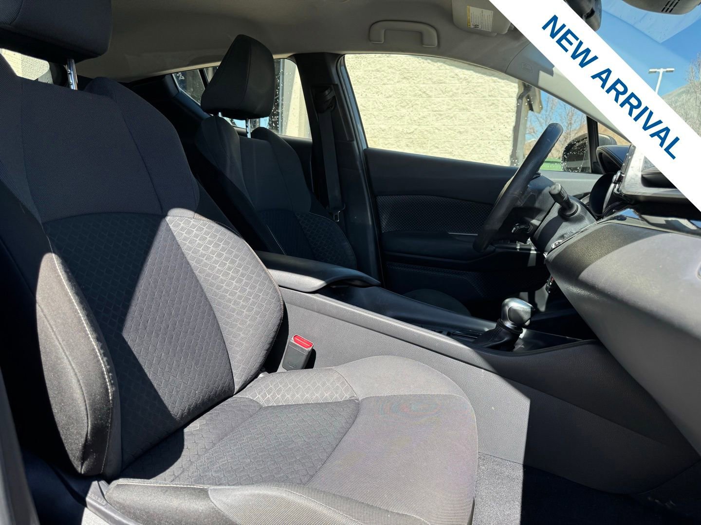 Used 2021 Toyota C-HR LE image 9