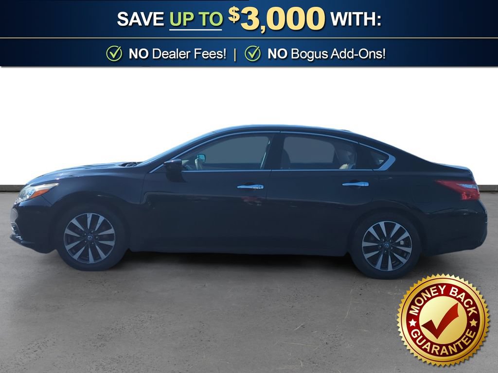 Used 2017 Nissan Altima 2.5 SV w/ Interior Lighting Package FWD image 2