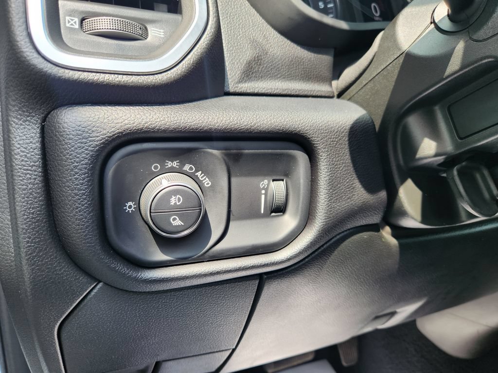 Used 2025 RAM 2500 Big Horn AWD/4WD image 25