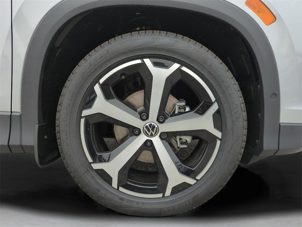 New 2026 Volkswagen Tiguan SE image 48