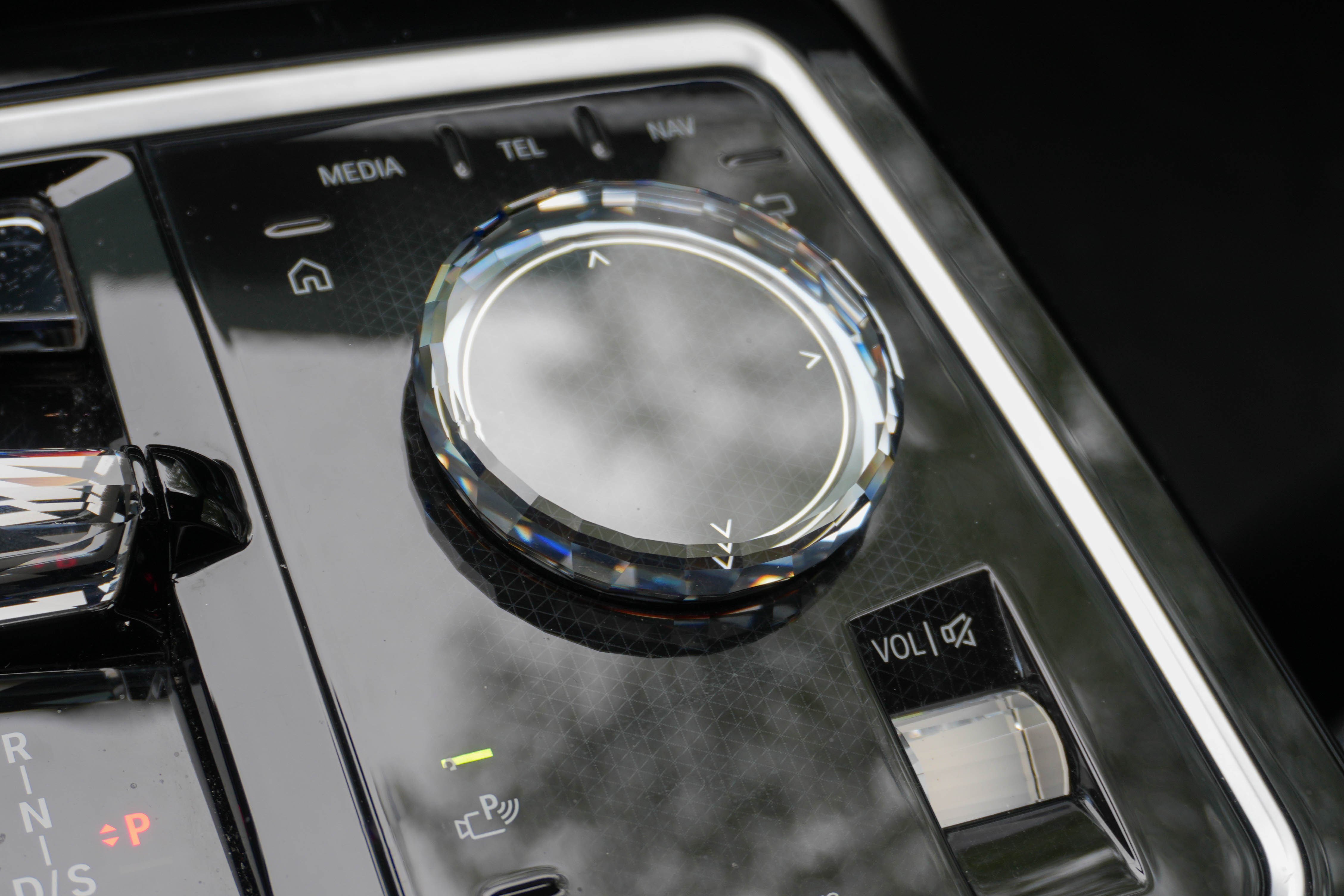Certified 2023 BMW 740i RWD image 22
