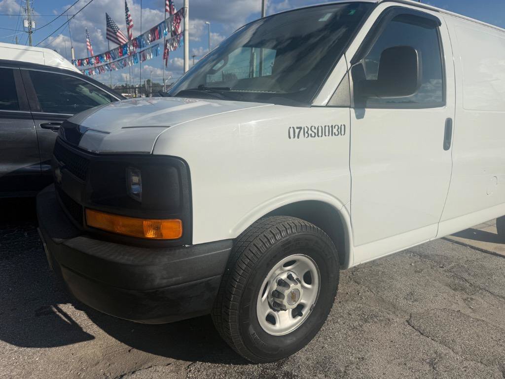 Used 2016 Chevrolet Express 2500 RWD image 12