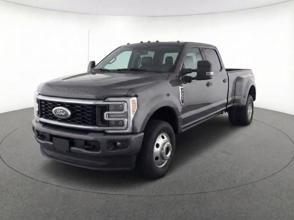 Used 2025 Ford F450 Platinum w/ FX4 Off-Road Package AWD/4WD image 2