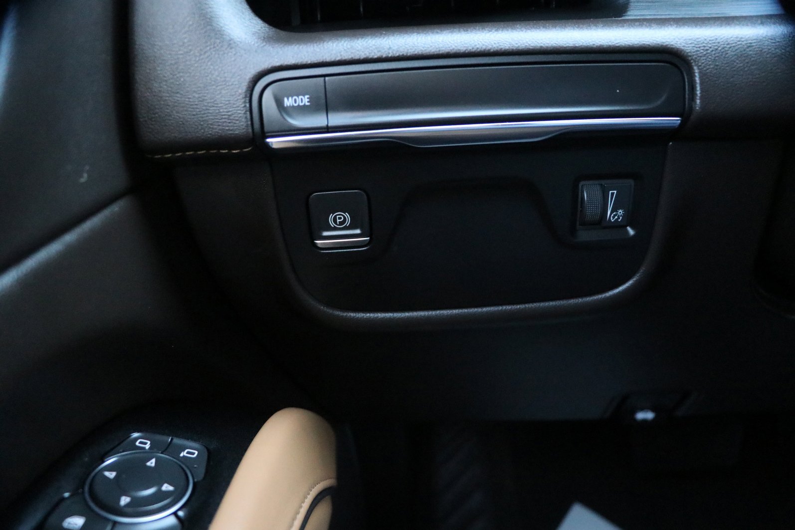 Used 2021 Cadillac Escalade Premium Luxury image 12