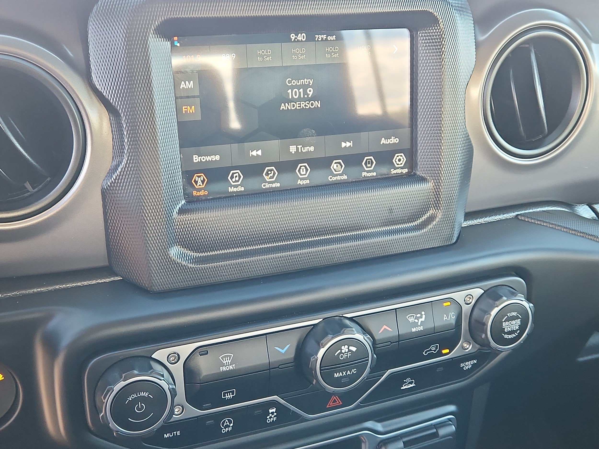 Used 2023 Jeep Gladiator Sport AWD/4WD image 19