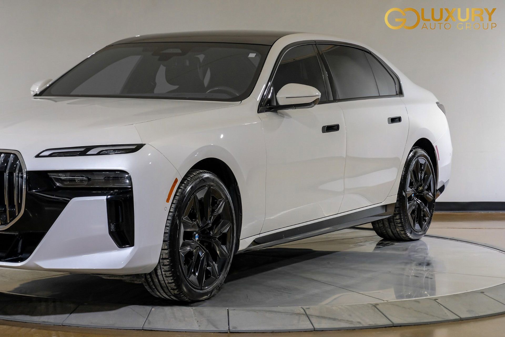 Used 2024 BMW 740i w/ Premium Package 2 image 10