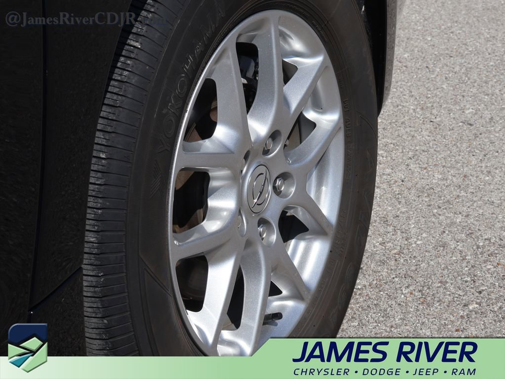 Used 2024 Chrysler Pacifica Touring-L FWD image 39