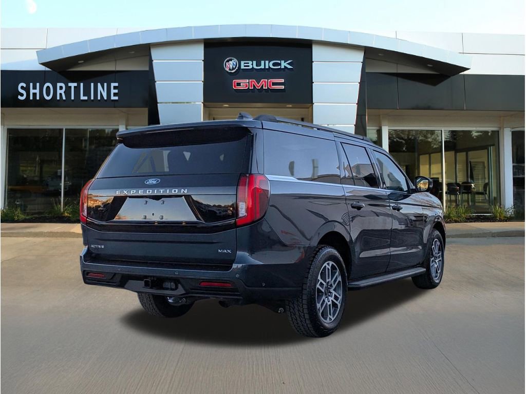 Used 2025 Ford Expedition Max Active AWD/4WD image 3