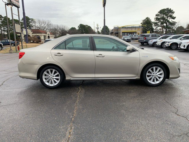 Used 2013 Toyota Camry XLE w/ Leather Pkg FWD image 4