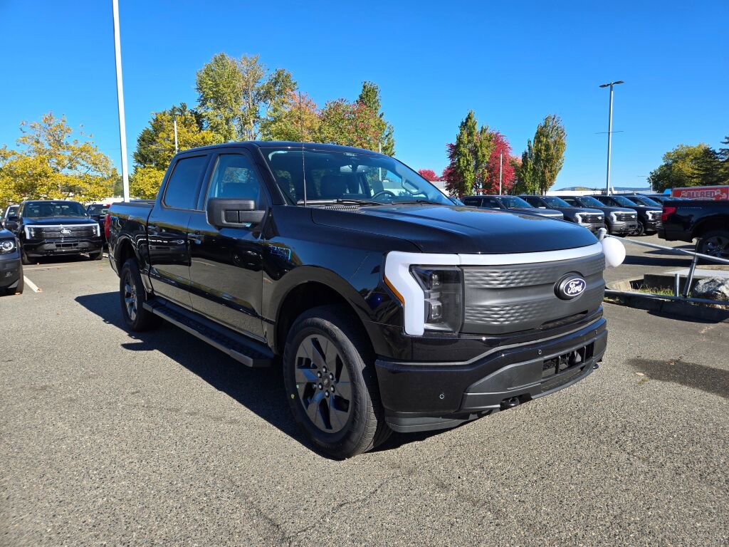New 2025 Ford F150 Lightning Flash AWD/4WD image 3