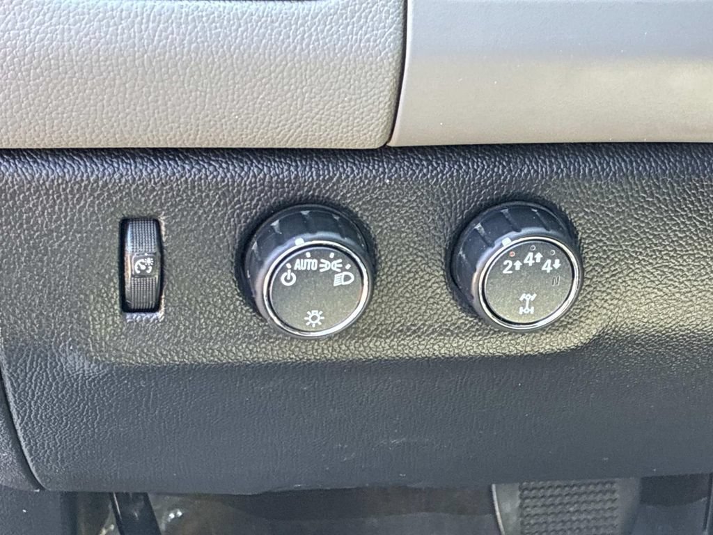 Used 2021 Chevrolet Colorado W/T w/ WT Convenience Package AWD/4WD image 31
