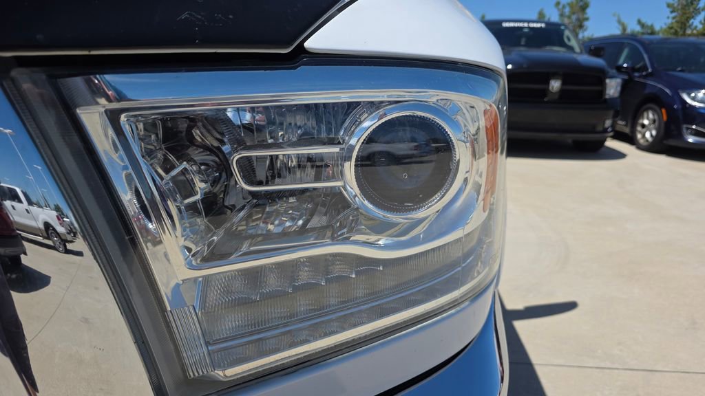 Used 2018 RAM 2500 Laramie AWD/4WD image 9