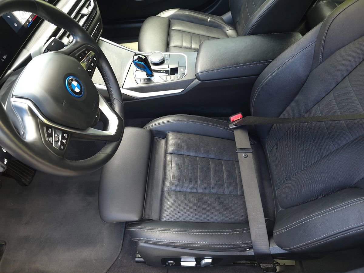 Used 2023 BMW i4 eDrive35 RWD image 11