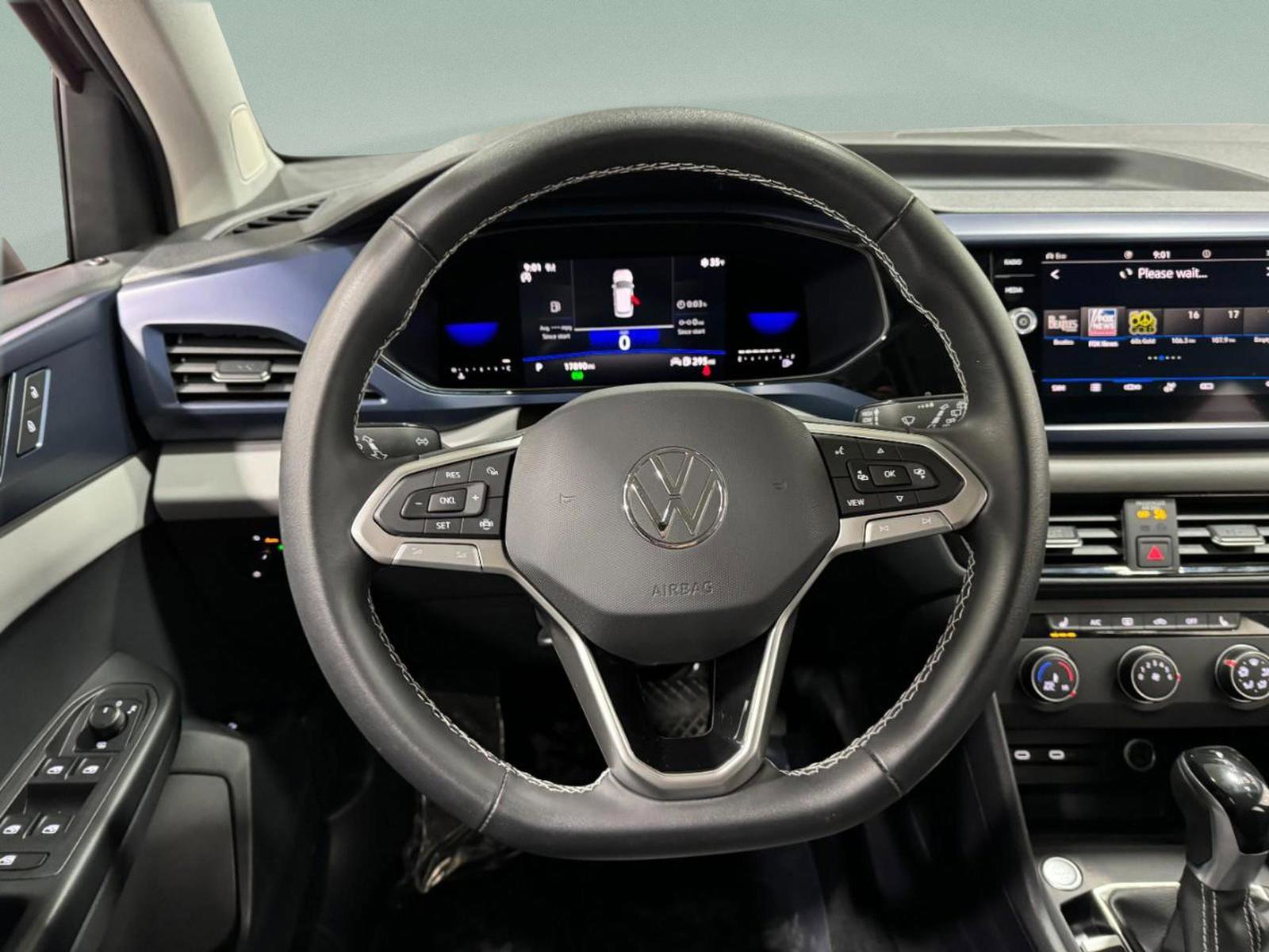 Used 2022 Volkswagen Taos SE image 13