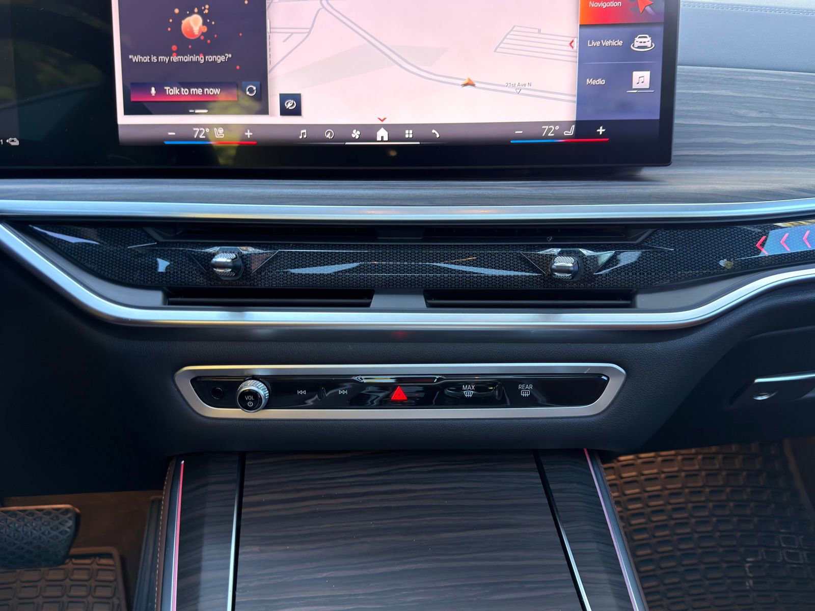 Used 2024 BMW X5 xDrive50e image 25