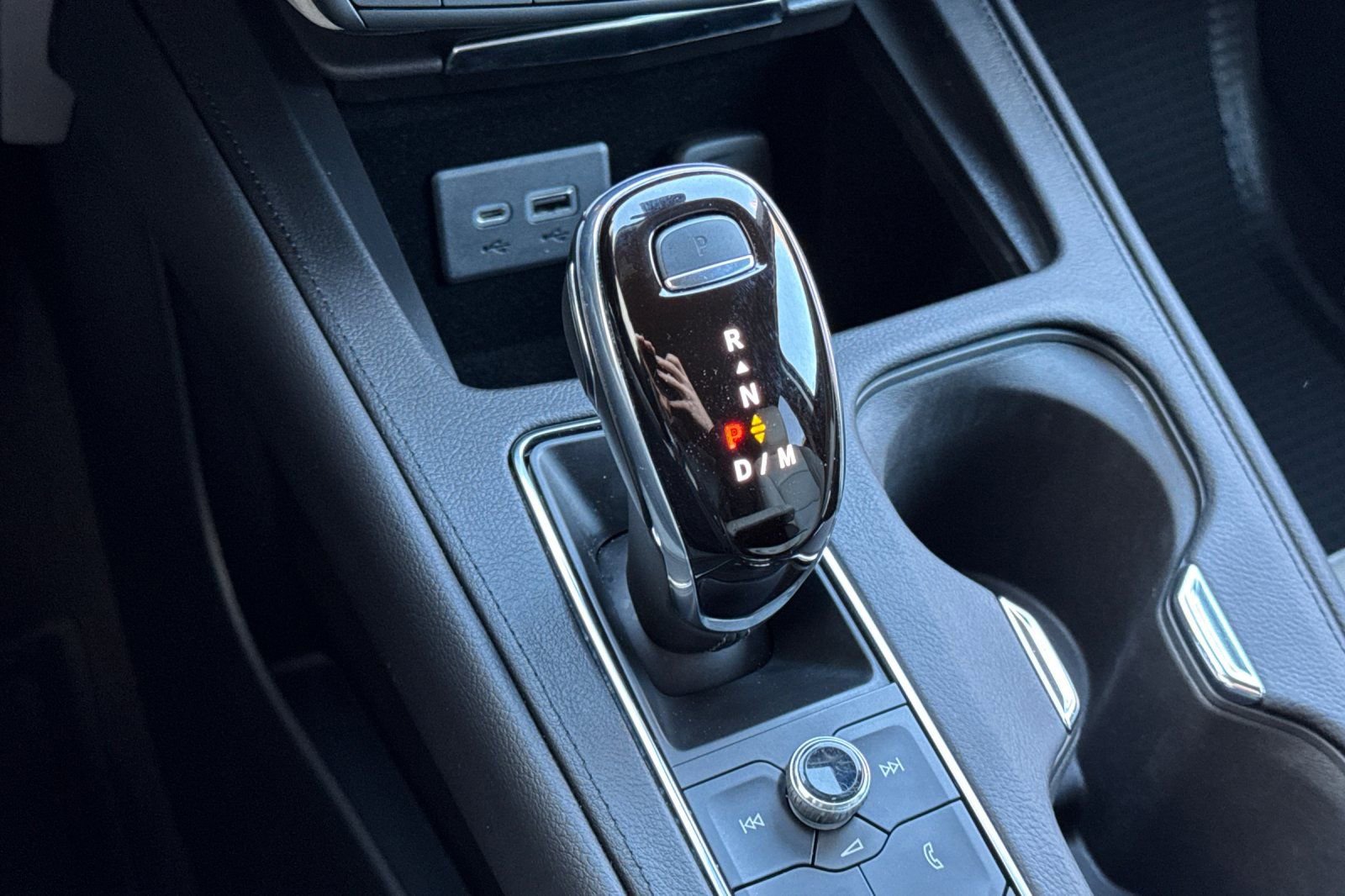 Used 2022 Cadillac XT4 Premium Luxury w/ Enhanced Visibility Package image 23