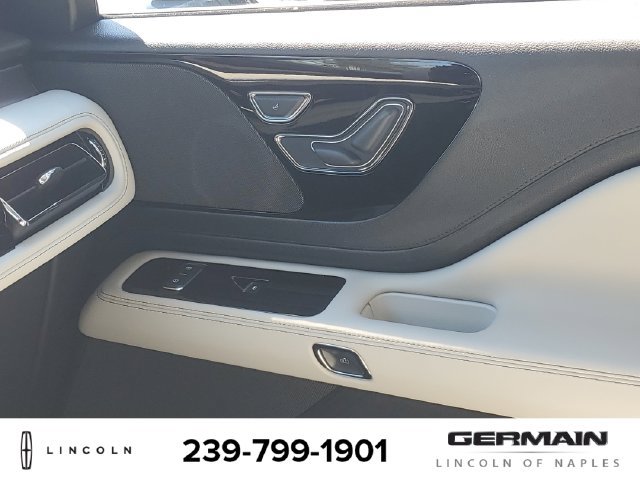 New 2026 Lincoln Aviator AWD w/ Jet Appearance Package image 27