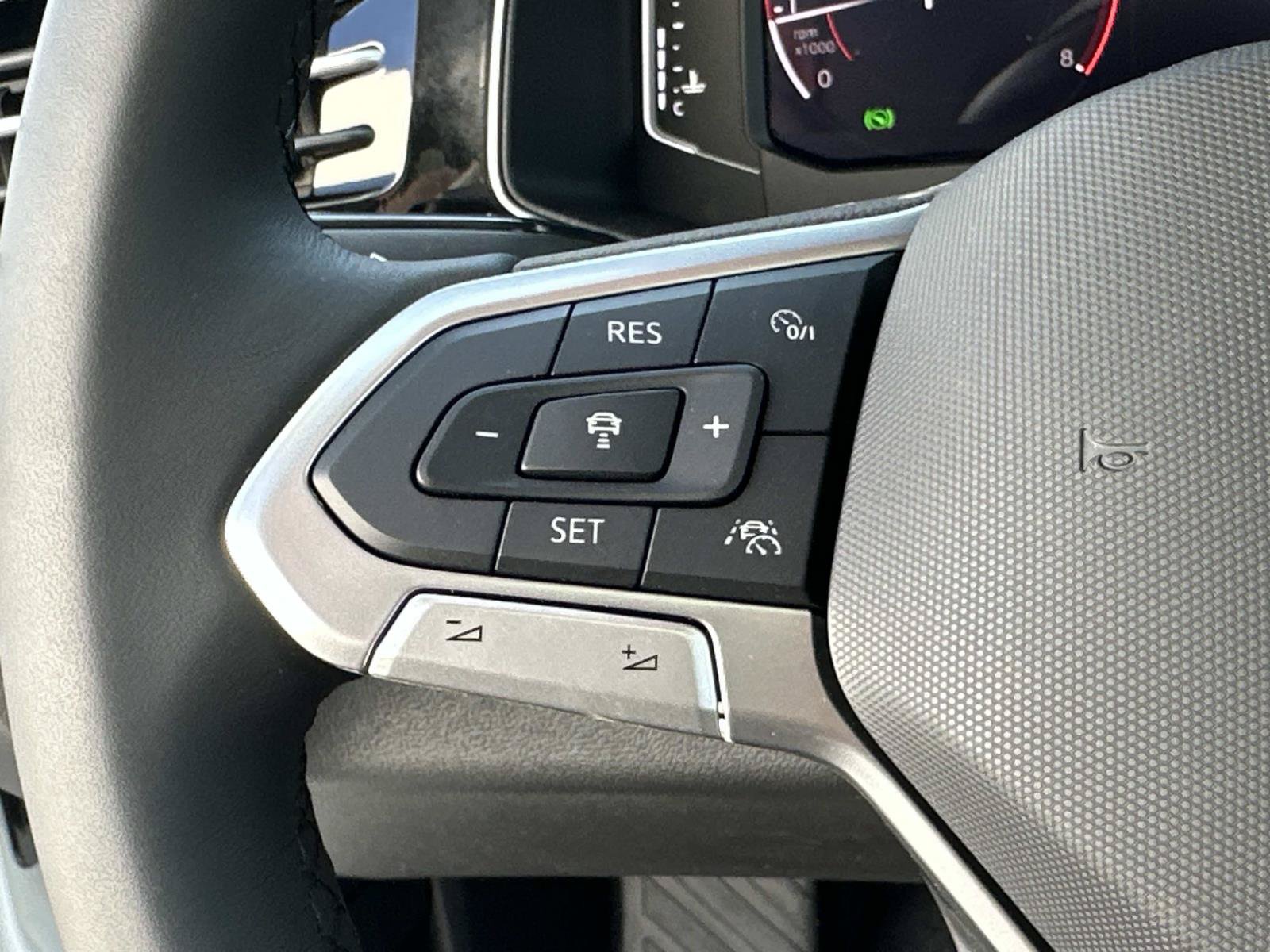 New 2027 Volkswagen Jetta SEL FWD image 9
