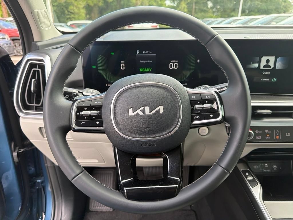 Certified 2025 Kia Sorento EX FWD image 10