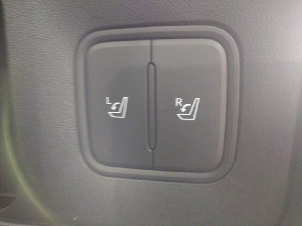 New 2026 Hyundai Ioniq 9 SEL image 18