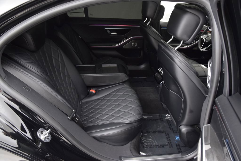 Used 2025 Mercedes-Benz S 580e 4MATIC Sedan image 18