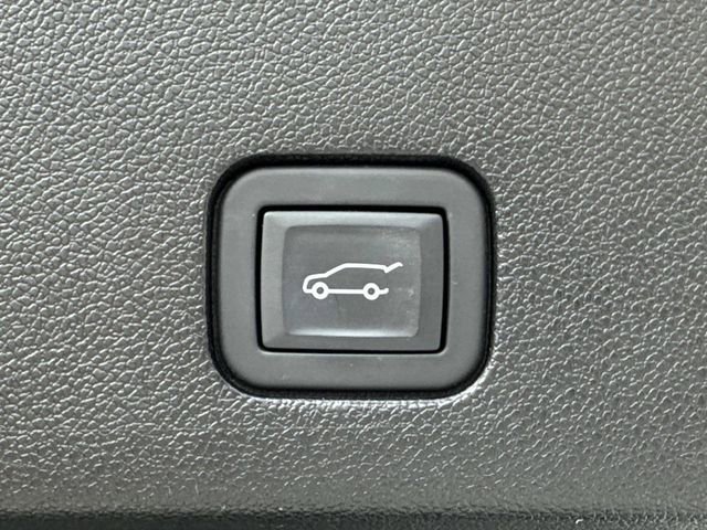 Used 2024 Cadillac XT6 Luxury image 13