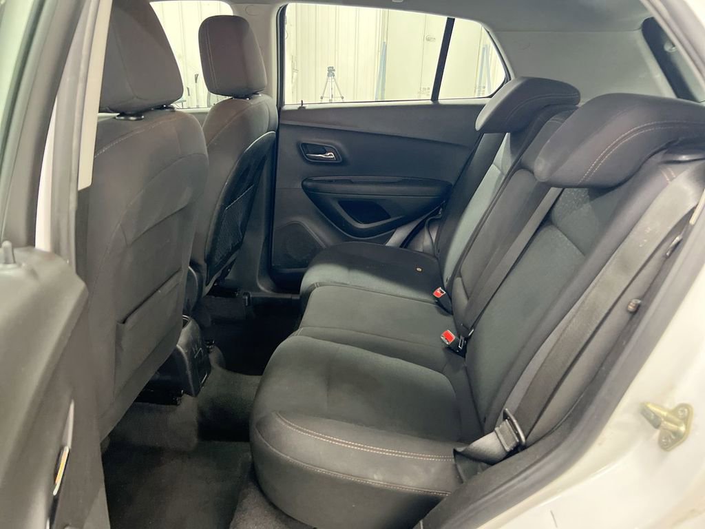 Used 2020 Chevrolet Trax LS FWD image 22