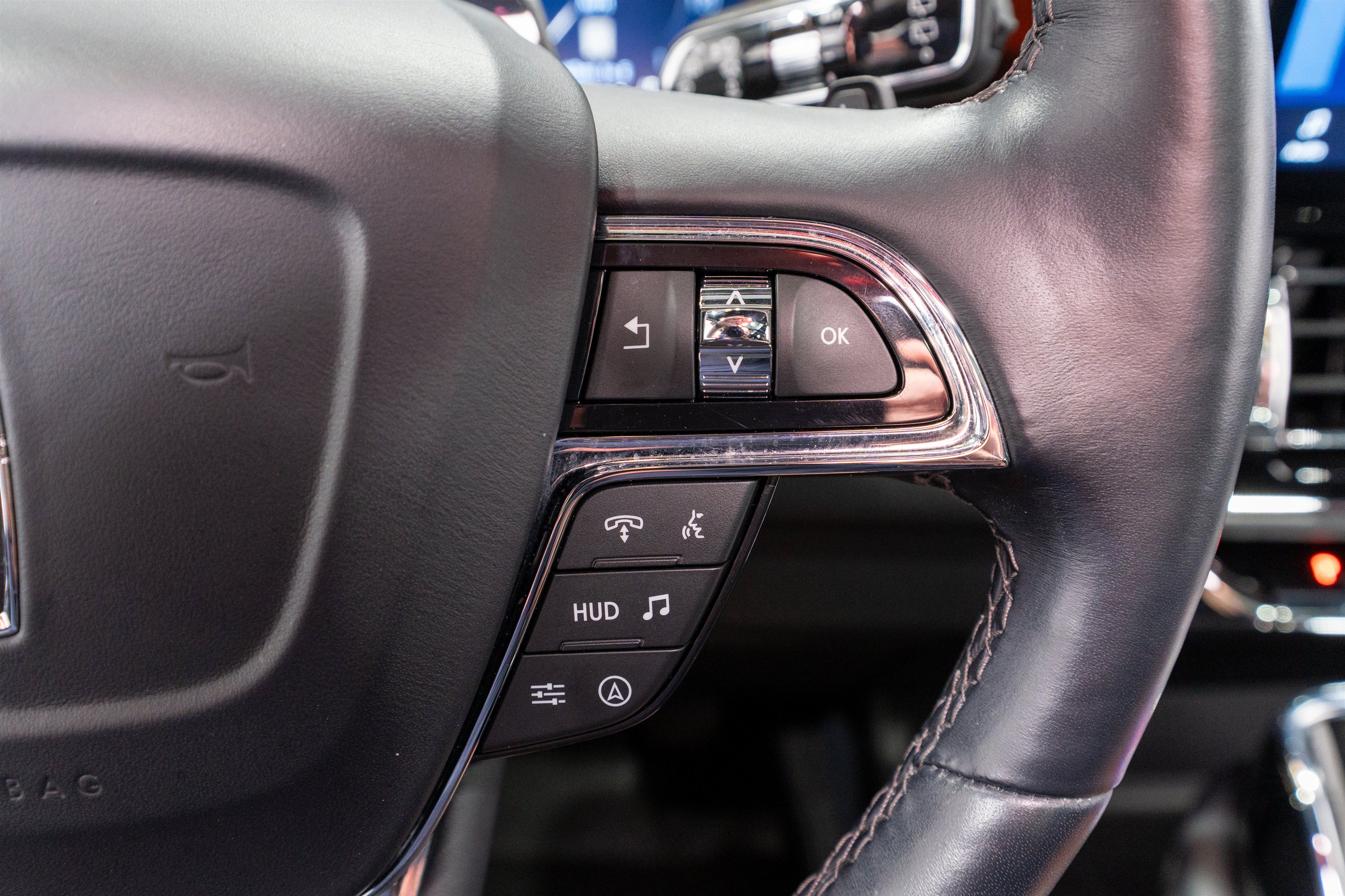 Used 2024 Lincoln Navigator Reserve AWD/4WD image 28