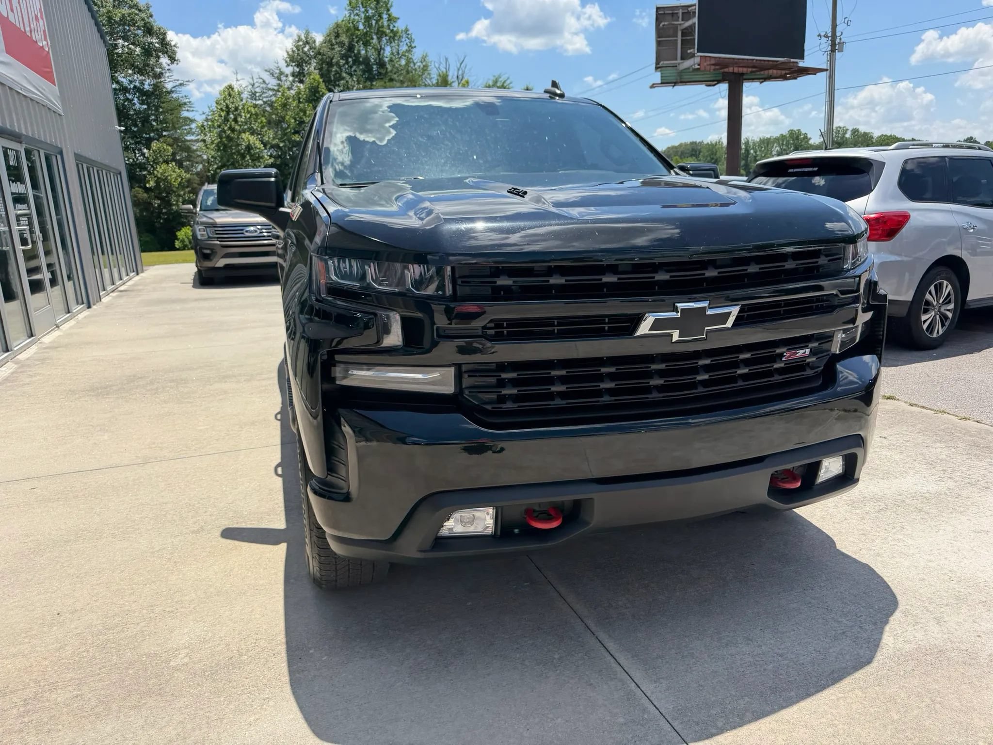 Used 2020 Chevrolet Silverado 1500 LT Trail Boss w/ Midnight Edition AWD/4WD image 7