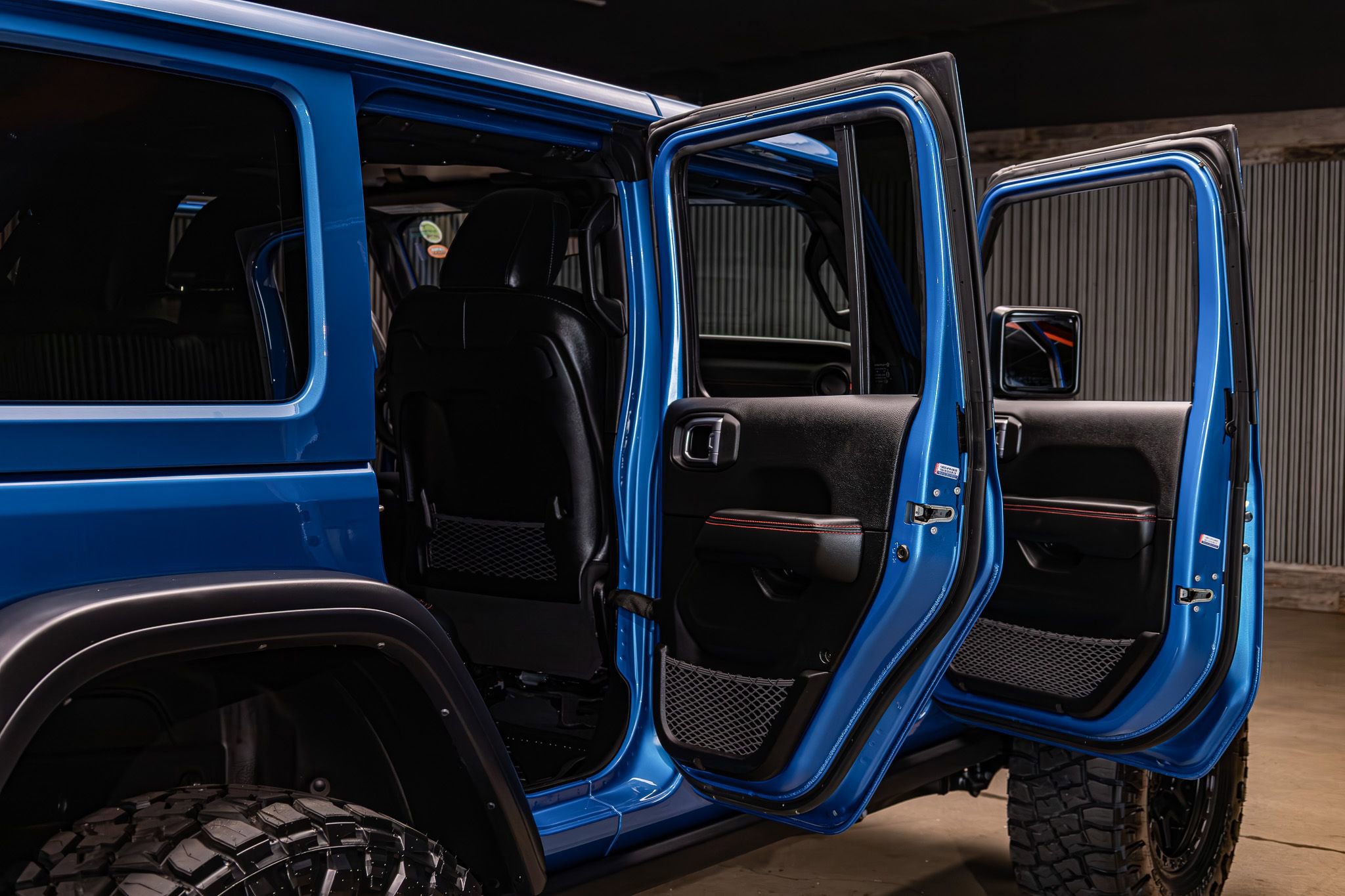 Used 2025 Jeep Wrangler Unlimited Rubicon w/ Convenience Group image 31