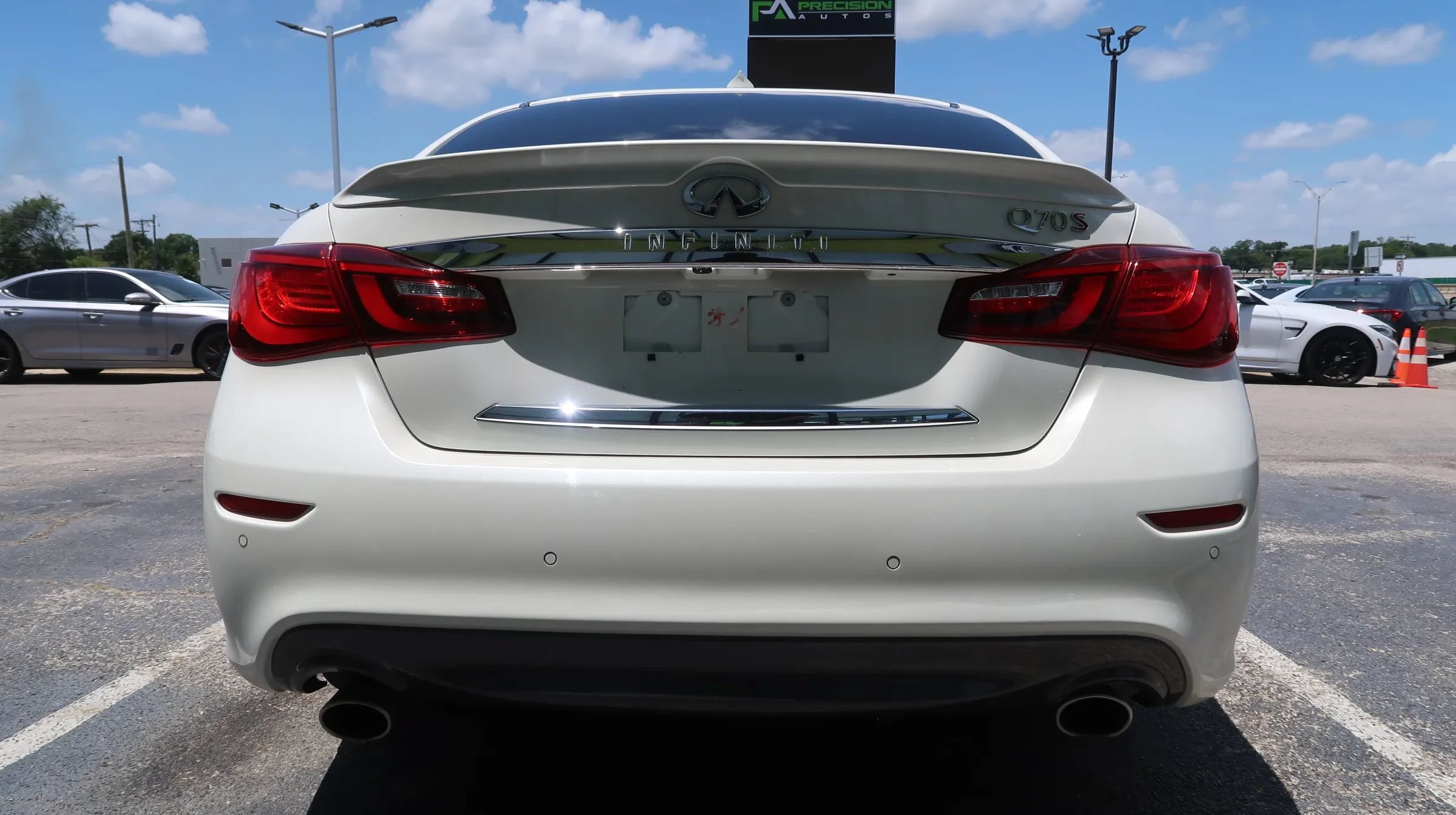Used 2019 INFINITI Q70 Luxe w/ Sport Package RWD image 9