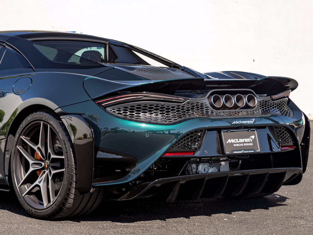 Used 2022 McLaren 765LT RWD image 16