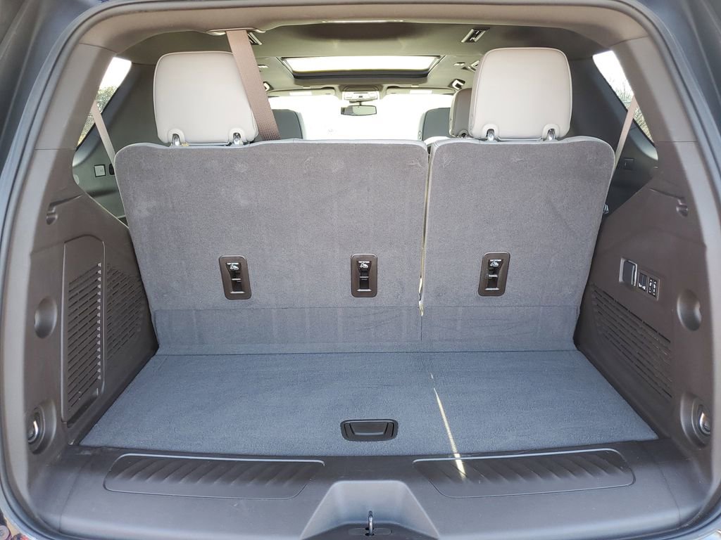 Certified 2024 GMC Yukon SLT w/ SLT Luxury Package image 34