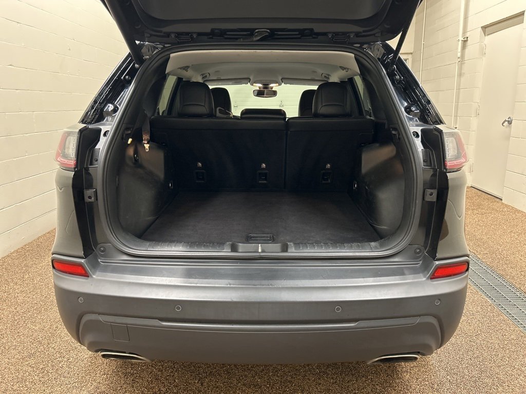 Used 2019 Jeep Cherokee Latitude Plus w/ Comfort/Convenience Group image 11