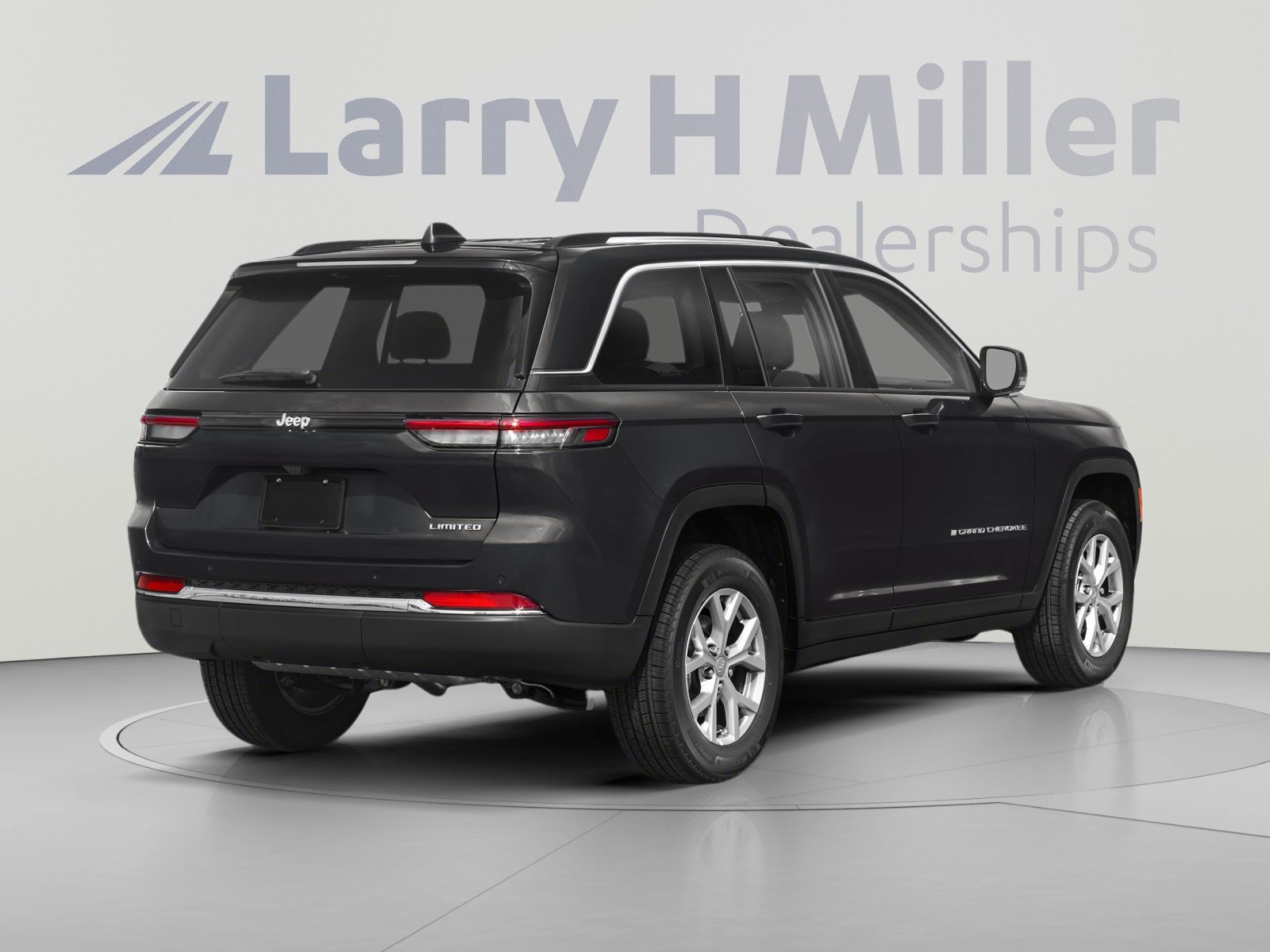 Used 2023 Jeep Grand Cherokee Altitude AWD/4WD image 2
