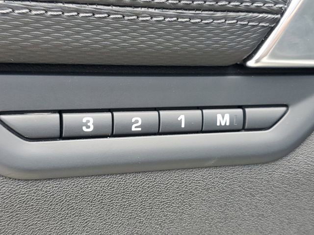 Certified 2025 Land Rover Discovery Sport Dynamic SE image 24