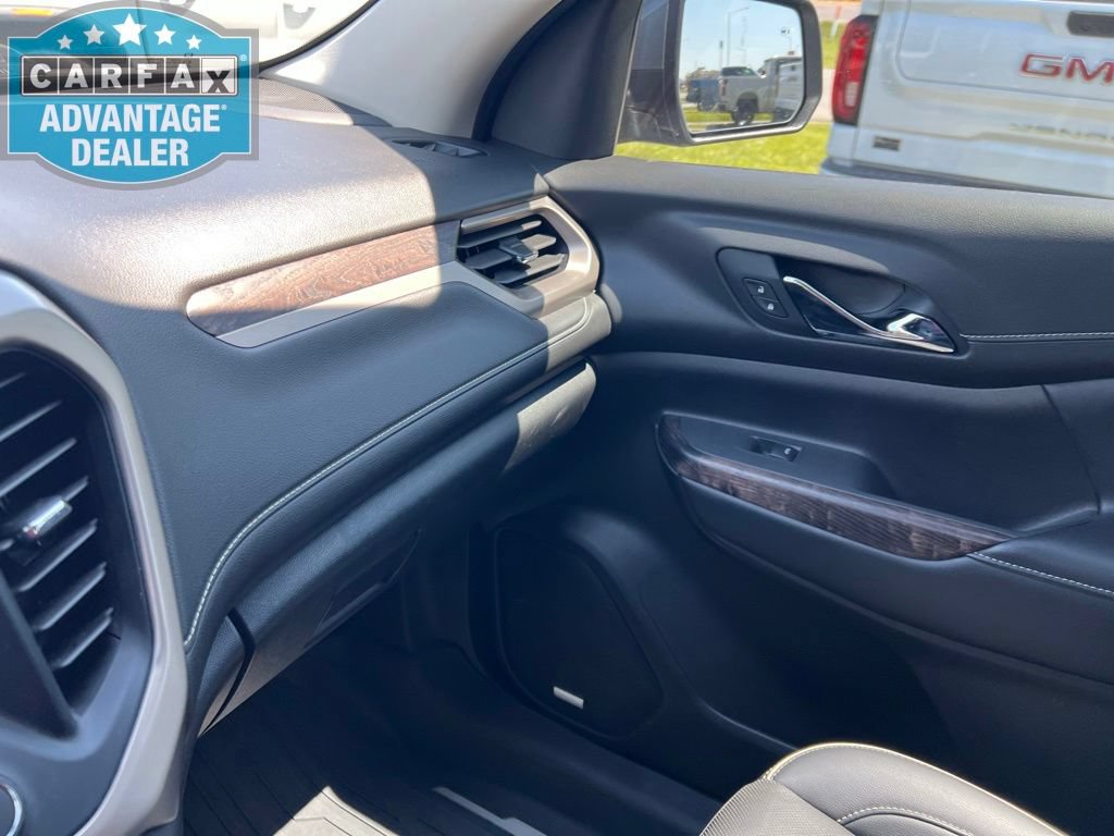 Used 2021 GMC Acadia Denali w/ Denali Technology Package FWD image 16