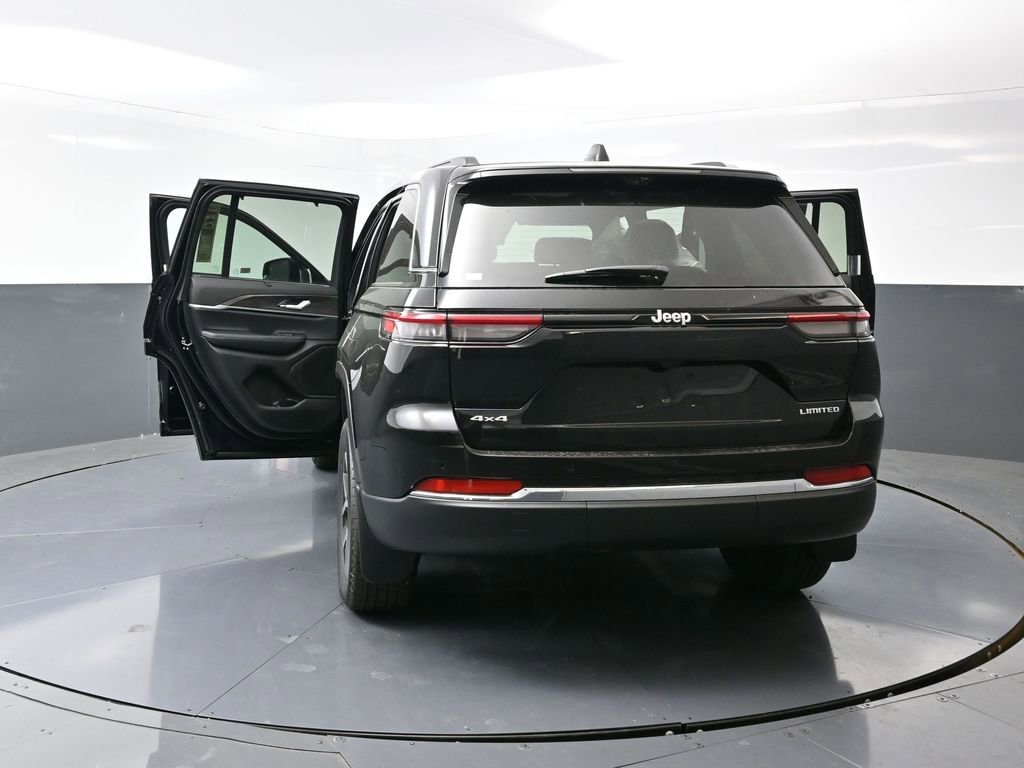 New 2025 Jeep Grand Cherokee Limited w/ Luxury Tech Group II image 43