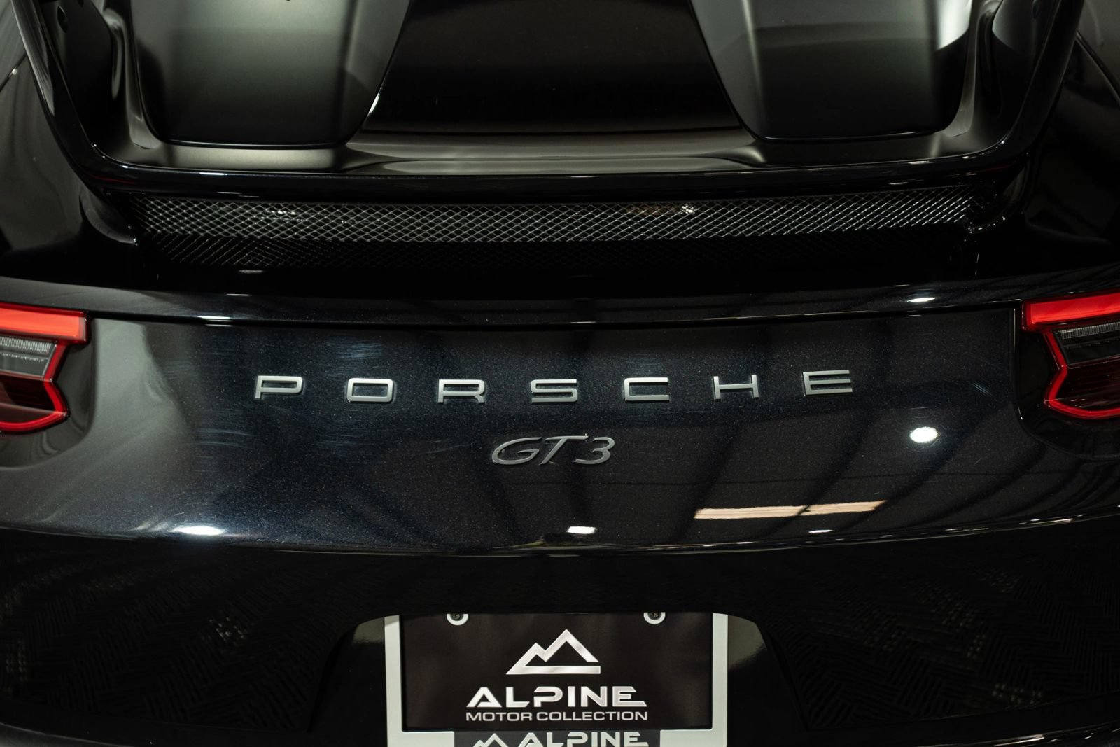 Used 2018 Porsche 911 GT3 RWD image 11