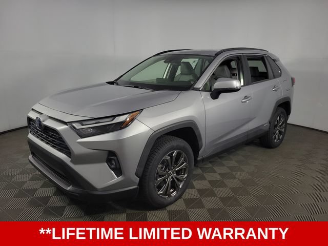 Used 2022 Toyota RAV4 XLE Premium AWD/4WD image 3